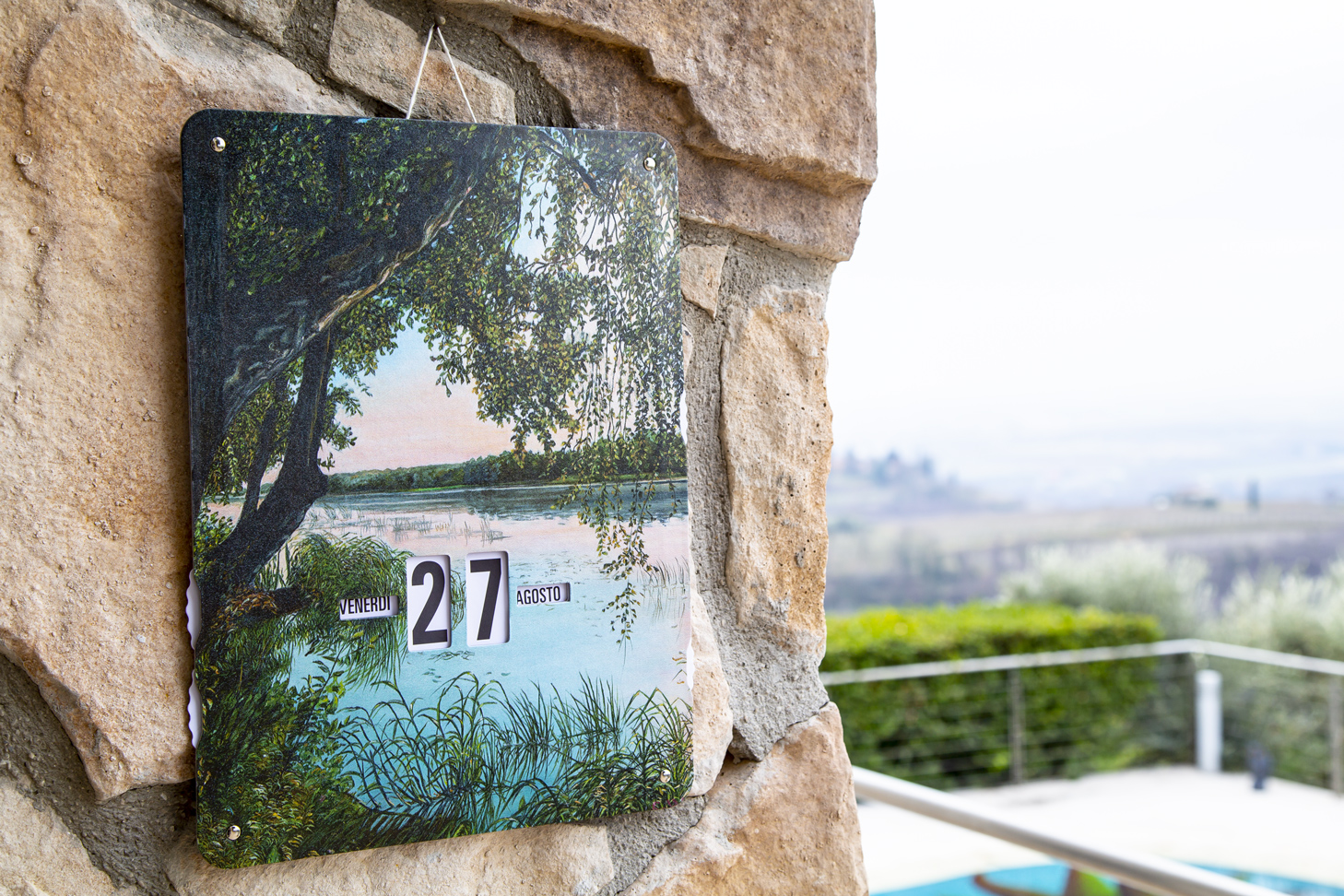 Calendario perpetuo Albero sulla riva del lago